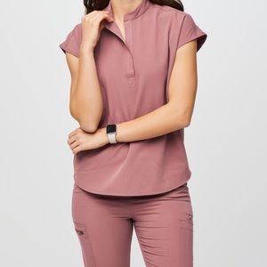 Figs Rafaela top & Zamora joggers in Mauve